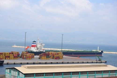 Dev Gemi Bandırma Çelebi Limanına Demir Attı