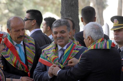 "Enerjimizi kavgaya değil dışarıya yöneltelim"