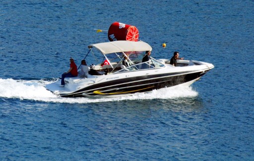 Gül Eşiyle Tekne Turuna Çıktı