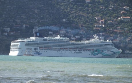Yüzen Şehir &quot;Norwegian Jade&quot; Alanya&#039;da