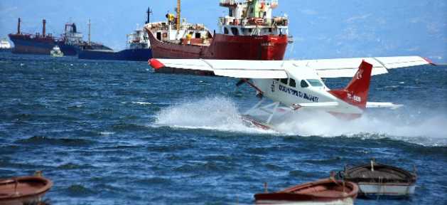 Atık Toplama Gemisi Sıkı Çalışıyor