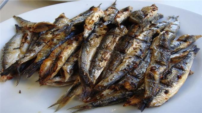 Başkanlardan 5 Ton Hamsi İkramı