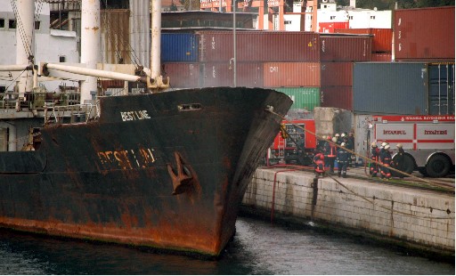 Haydarpaşa Limanı&#039;nda Gemide Yangın