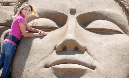 Kumdan Heykeller Sahilde