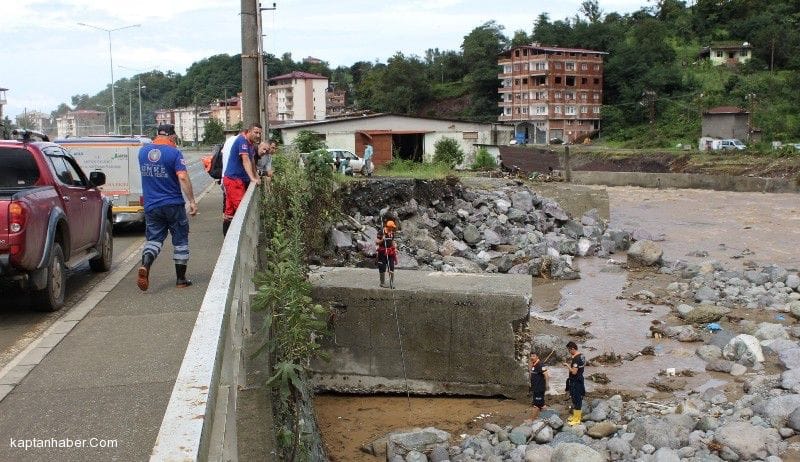 Hopa Sel Felaketinde Kayıp Üç Kişi Aranıyor