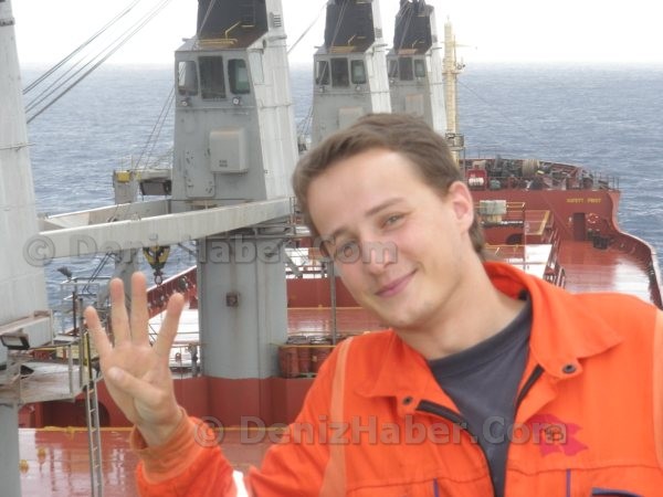 Genç Kaptan Yasin-C&#039;de Korsanlara Esir