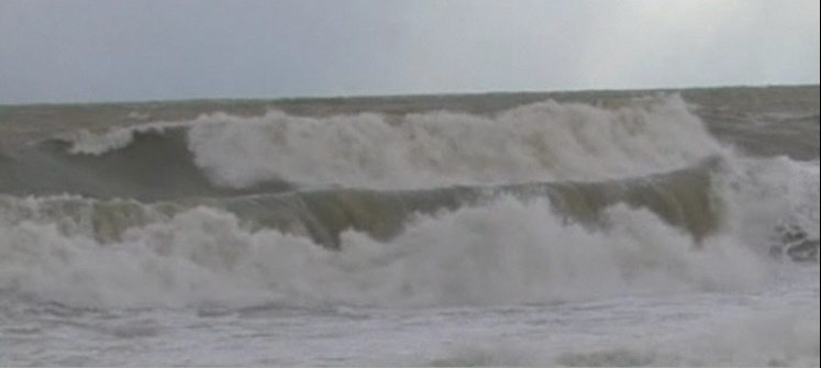 Lodos Kuzey Karadenizi Kasıp Kavurdu