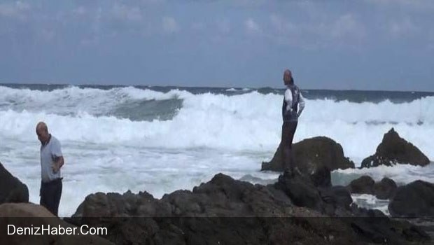 Dalgalar Riva Sahilinde 2 Can Aldı