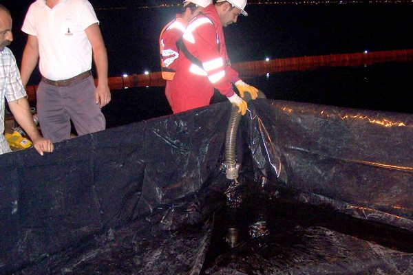 Çalışmalar gece boyunca sürdü