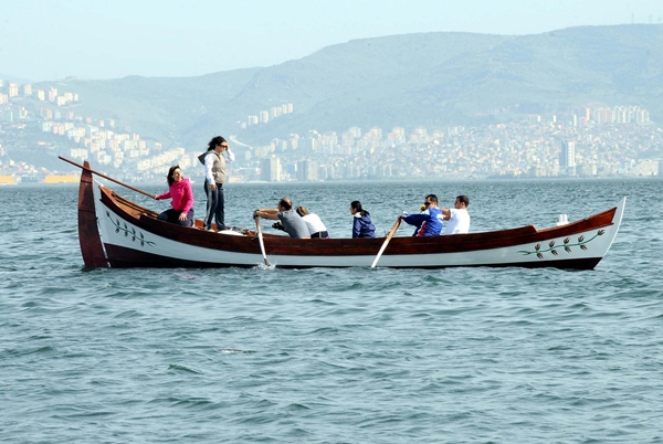 “İzmir Kayıkları” 19 Mayıs İçin Yarışacak