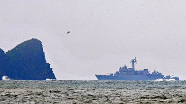 İki Ülke Gemileri Karşılıklı Ateş Açtı