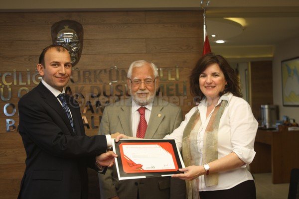 Inchcape Shipping Services'den LÖSEV'e Bağış