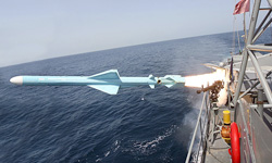 İran Denizden Denize Füze Denedi