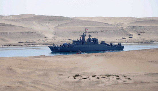 İran savaş gemilerinden gövde gösterisi