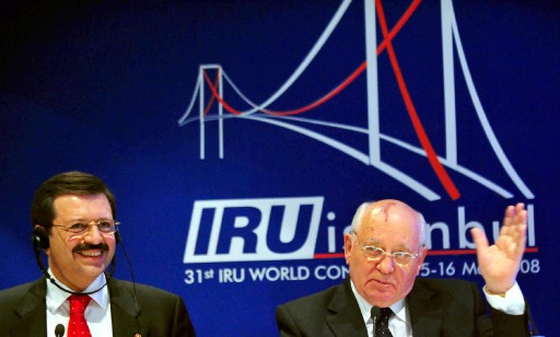 IRU Kongre Kapanışına Gorbachov Katıldı