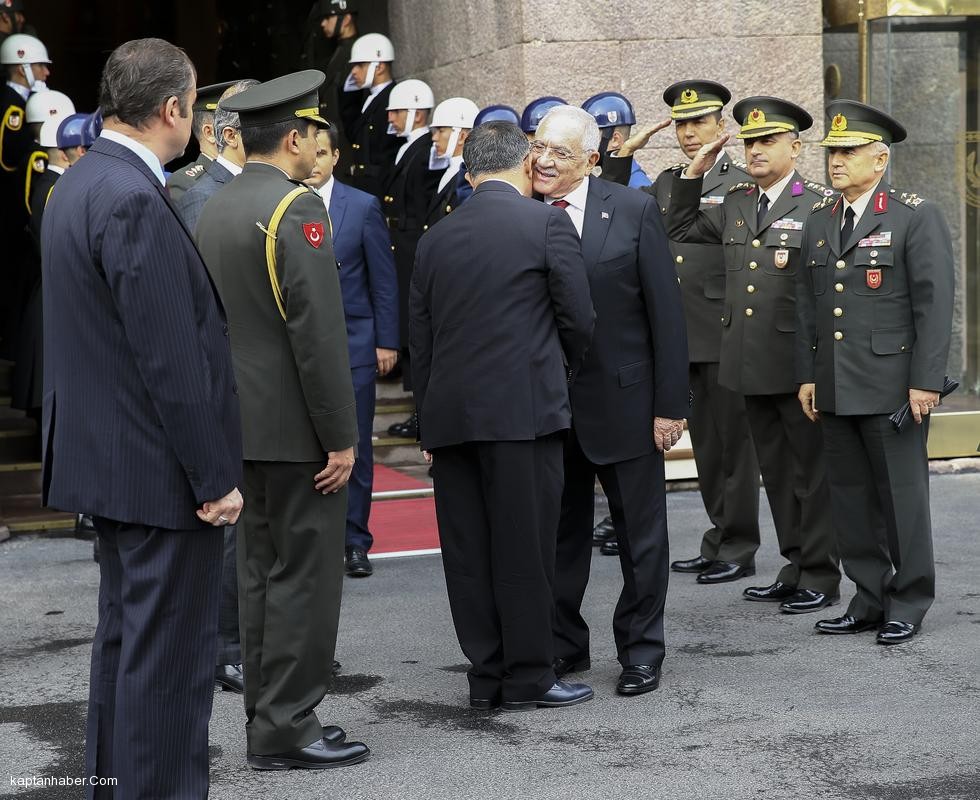 Milli Savunma Bakanlığında devir teslim