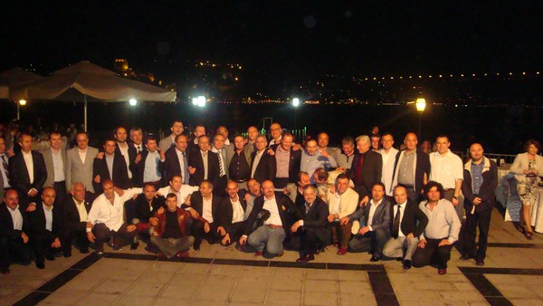 Yine Bir Araya Geldiler