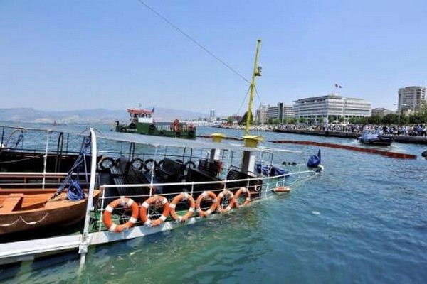 Yolcu Hatları Vapuru Suya Gömüldü