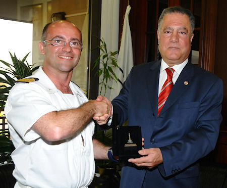 NATO Görev Grubunun  İzmir çıkarması