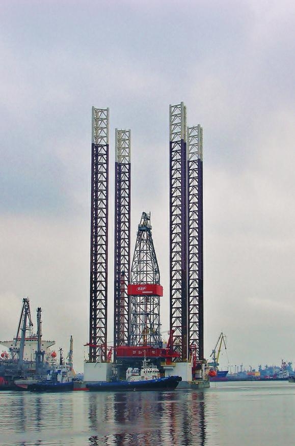 Dev Platform &quot;GSP JUPITER&quot; Boğaz Geçiyor