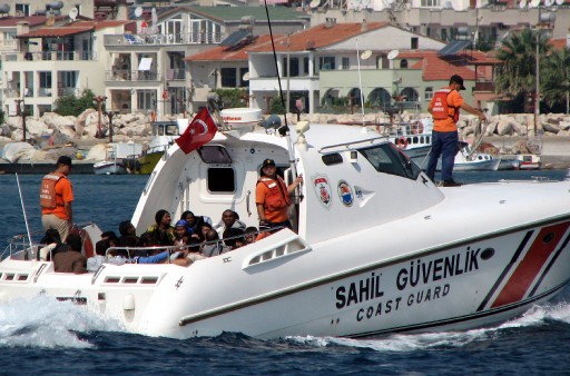 Ege Denizi'nde 59 Kaçak Yakalandı