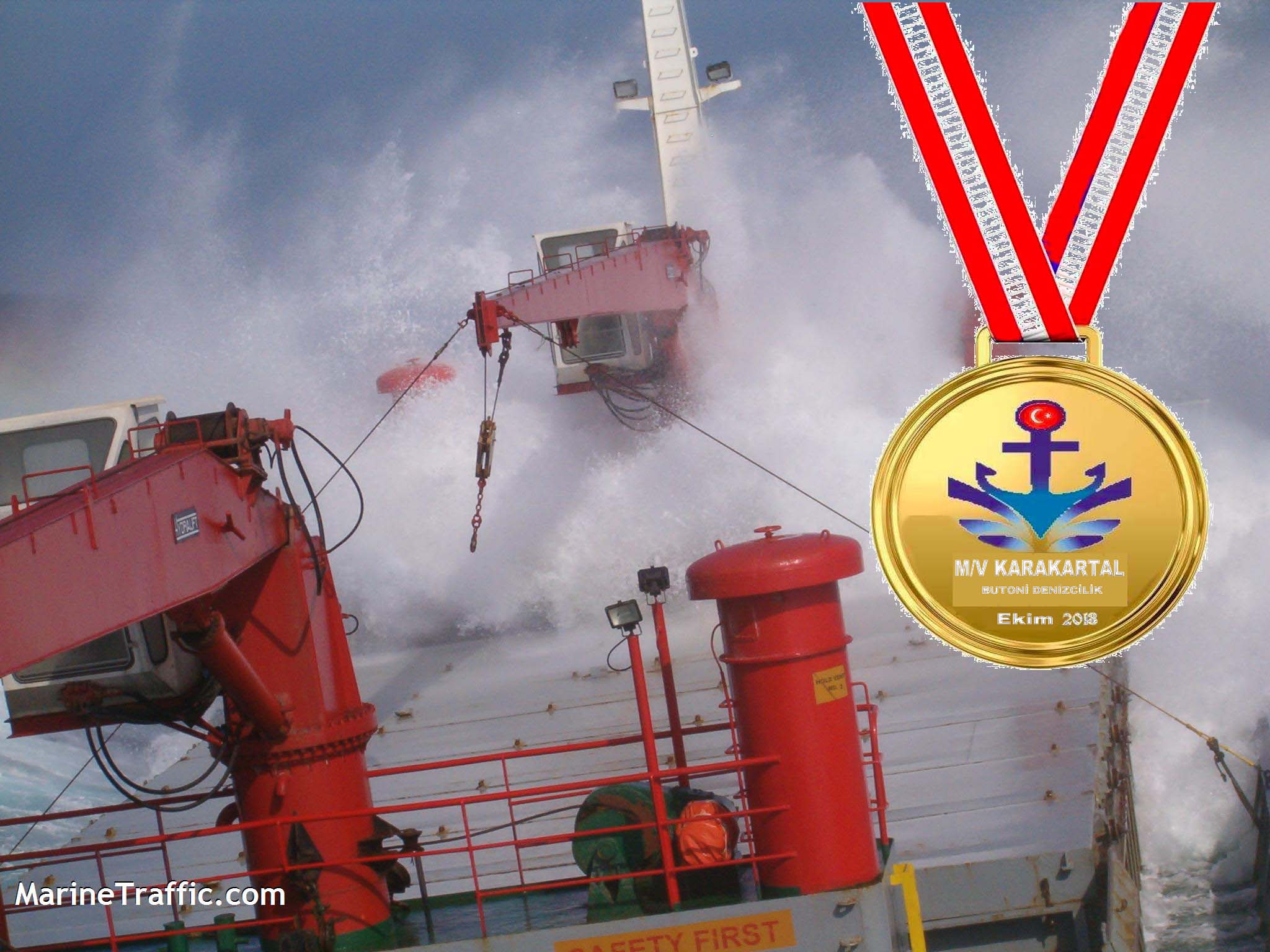 Ekim Gurur Madalyası KARAKARTAL Gemisine