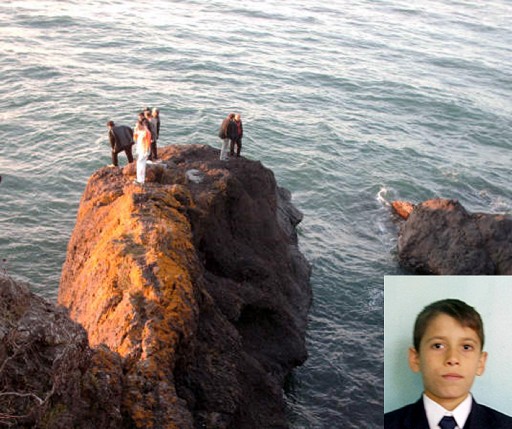 Kayalıklardan Ölüme Atlayış