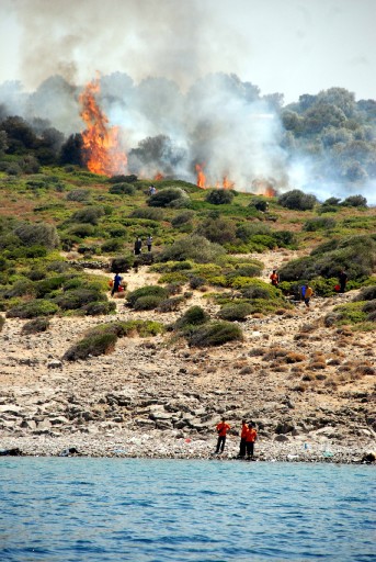 Kaçaklar Güneş Adası&#039;nı Yaktılar