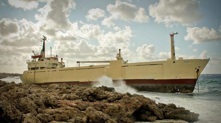 Baf yakınlarında Karaya Oturdu