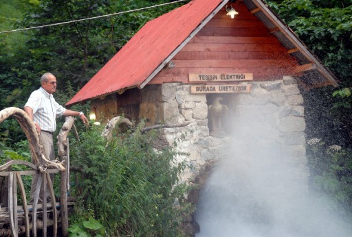 TEDAŞ'a kızdı, Kendi Elektriğini Üretiyor...