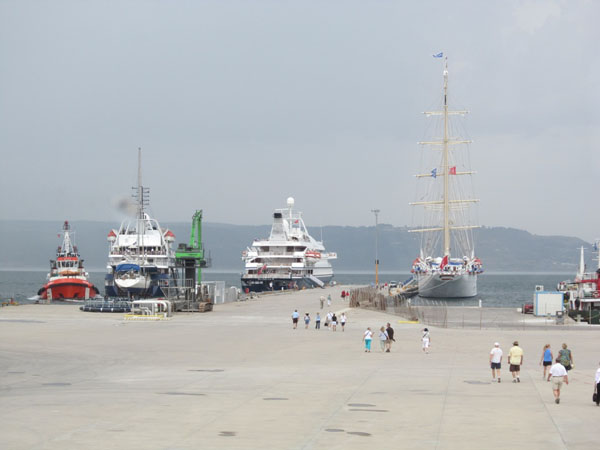 Kepez Limanı Kruvaziyer Sezonunu Açtı