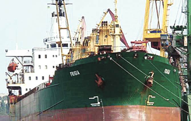 "Frigia" mürettebatı 121 gündür korsanların elinde!