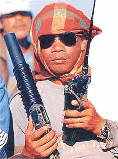 Dinci Militanlar Korsanlara Savaş Açtı