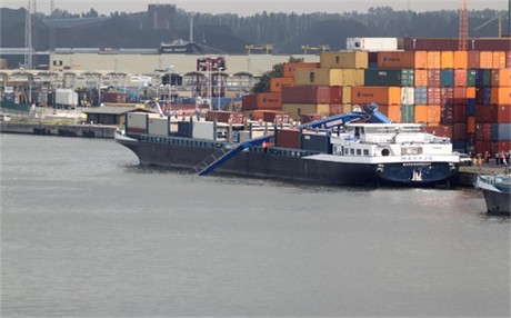 Kreyn Devrildi, Operatör Sıkıştı