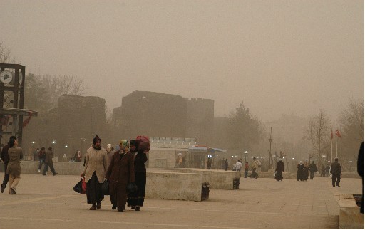 Kum Güneydoğu&#039;yu Esir Aldı