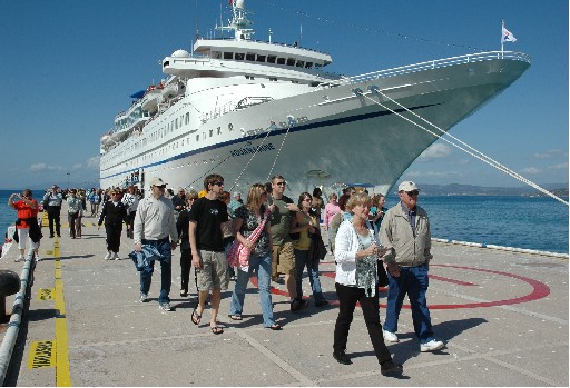 Kuşadası Limanı Sezonu Açtı