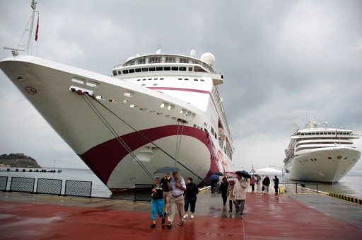 Kuşadası'na Gemilerle 4 Bin Turist