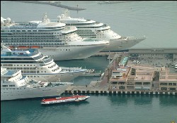 Limanlara Yüzer Otel Yapılabilecek