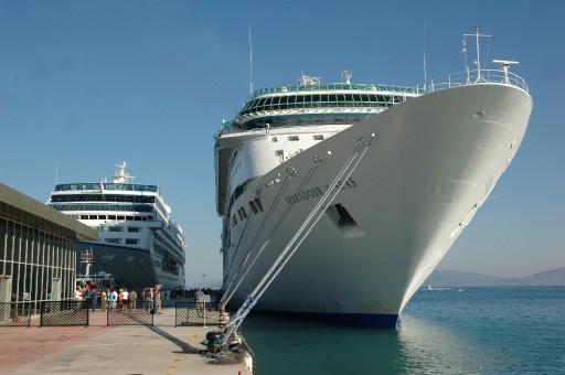 Kuşadası 700 Gemi Bekliyor