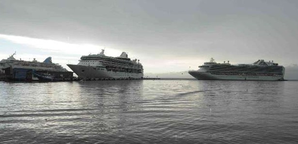 RUBY PRINCESS Halatlarını Kopardı