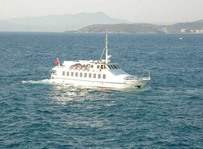 Yunanlılar, Türk Feribotunu Bıraktı...