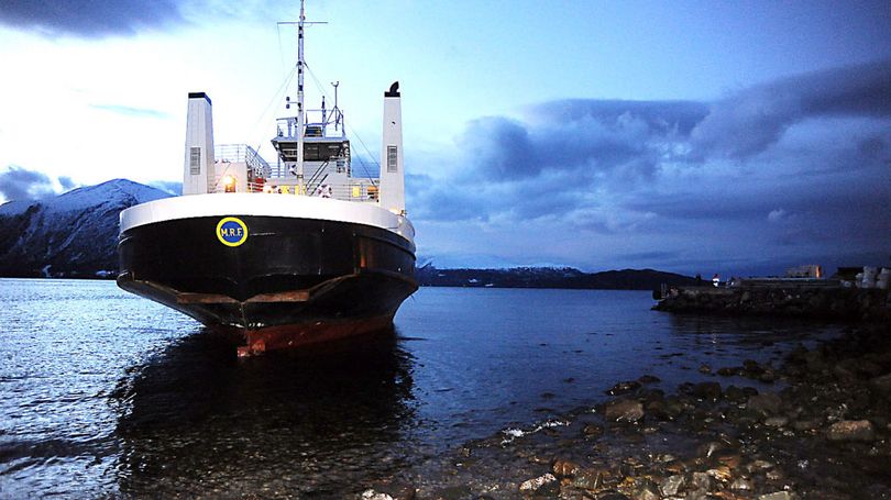 Norveç'te Yine Feribot Karaya Oturdu