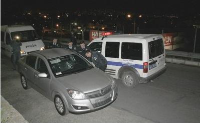 Limanda İşlem Bekleyen Arabayı Çaldılar