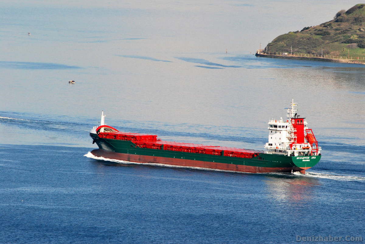 Muzaffer Ana Çanakkale Boğaz Geçişinde