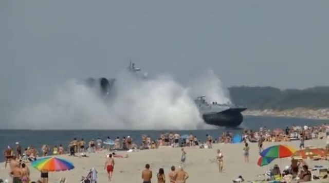 Rus Çıkarma Gemisi Plaja Böyle daldı!