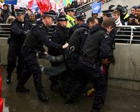 Meşalenin Yolculuğu Olaylı Sürüyor