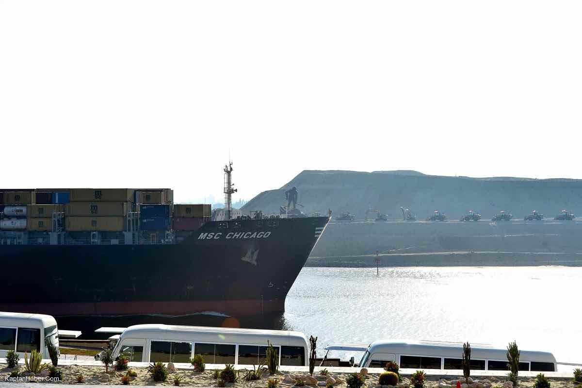 Yeni Süveyş kanalında İlk Gemiler
