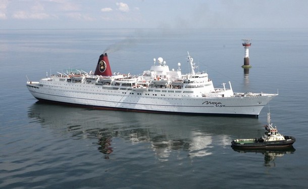 Karaya Oturan Gemide Yolcular Tahliye Ediliyor