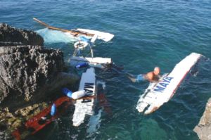 Motoru Bozulan Yat Kayalıklara Çarptı