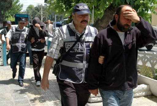 İzmir'de Gemiye Kaçak Operasyonu